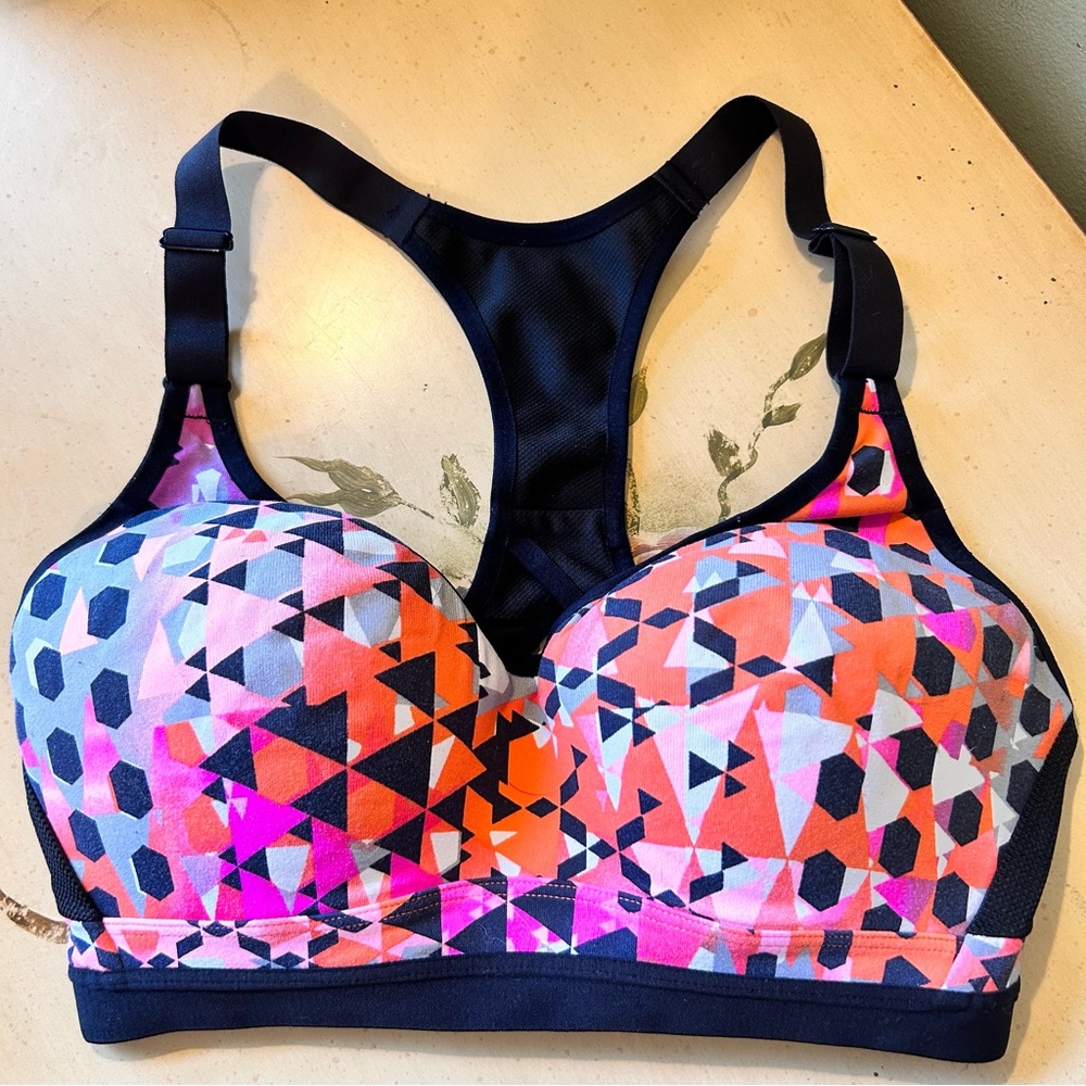 PINK Victorias Secret Black Orange Pink Great Geometric Incredible Sports Bra